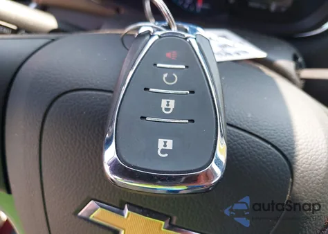 2022 Chevrolet Trax Awd Lt z USA, uszkodzony, nr VIN KL7CJPSM7NB526086